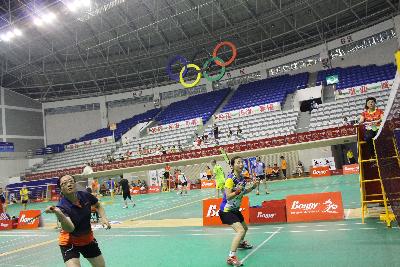 2016年首届中国（杭州）50后羽球达人羽毛球赛6月10日晚精彩瞬间
